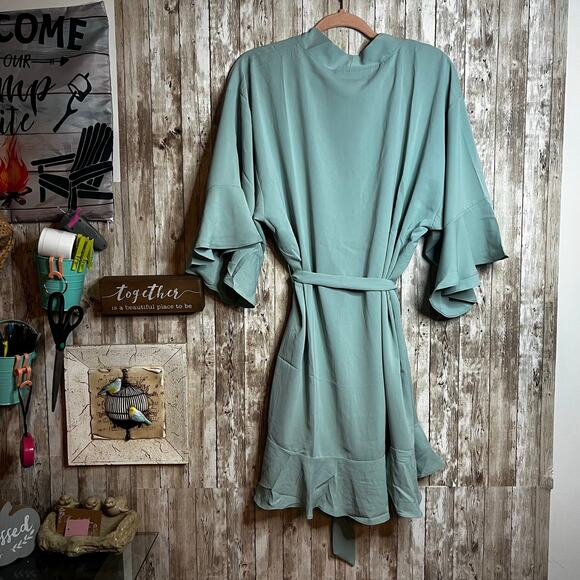 Birdy Grey Bridesmaid Robe – Sage Green – Size M/L - Picture 6 of 6